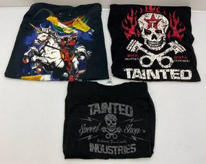 lot 31 image: Misc. Size XL Graphic Tees