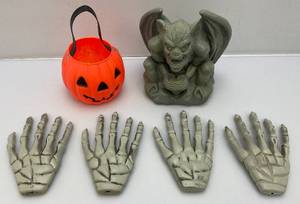 lot 34 image: Halloween Dcor Including Gargoyle And More