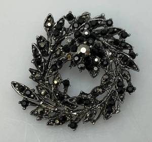 lot 51 image: Vintage Black Rhinstone Flower Pin Brooch (One Tiny Stone Missing)