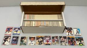 lot 89 image: Misc. Unsorted Hockey Cards