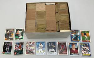 lot 90 image: Misc. Unsorted Baseball Cards