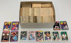 lot 91 image: Misc. Unsorted Baseball Cards