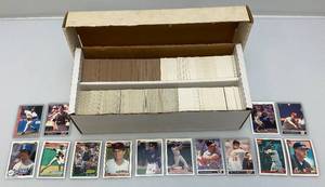lot 93 image: Misc. Unsorted Baseball Cards