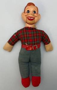 lot 136 image: Vintage 1960s-70s RARE Howdy Doody 12 Goldberger Ventriloquist Doll With Pull String