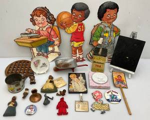 lot 173 image: Misc. Vintage Collectibles