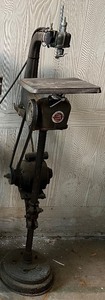 lot 103 image: Vintage Powr-Kraft Montgomery Ward Floor Scroll Saw Model 35TSW-2350A