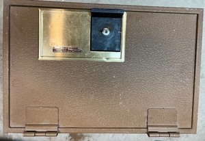 lot 106 image: Meilink Hercules Steel Letter Vault Safe with Keys and File Organizer