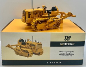 lot 6 image: 116 Scale Caterpillar D2 No.2 Tool Bar Diecast Model Tractor with Box