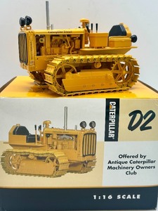 lot 7 image: 116 Scale Caterpillar D2 Diecast Model Tractor by Antique Caterpillar Machinery Owners Club