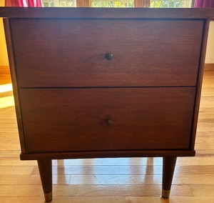 lot 40 image: Harmony House Mid-Century Modern 2-Drawer Nightstand