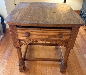 lot 79 image: Vintage Oak Side Table with Single Drawer
