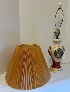 lot 82 image: Vintage Porcelain Table Lamp with Gold Accents and Shade
