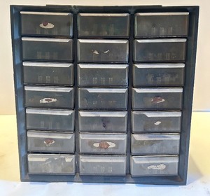 lot 157 image: Metal Storage Cabinet with 20 Drawers and Hardware Assortment