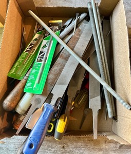 lot 173 image: Box of Assorted Metal Files and Handles