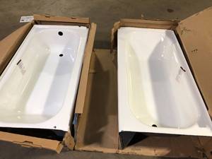 lot 18 image: Lot of Assorted Bath Tubs Damaged Various Models and Conditions  Customer Returns See Pictures