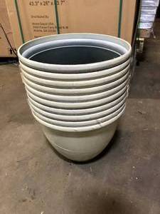 lot 32 image: Round Planter (10 Pack) Customer Returns See Pictures