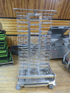 lot 4 image: Mobile Plate Rack