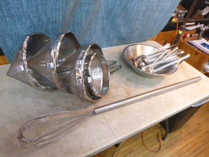 lot 69 image: Kitchen Prep Items