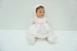 lot 11 image: Vintage Doll 20 long
