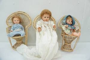 lot 12 image: Vintage Dolls and Wicker Chairs (3ct)