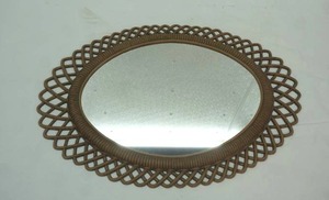 lot 15 image: Vintage Rattan 27 Oval Mirror
