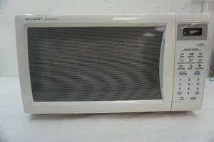 lot 16 image: Sharp Carousel Microwave