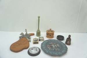 lot 25 image: Vintage Norwegian Hand Painted Wooden Decor