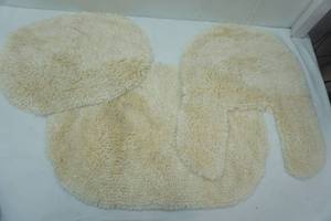 lot 31 image: Regal Bathroom Rugs (3ct)