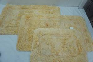 lot 32 image: 100% Cotton Rugs (3ct)