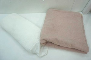 lot 45 image: Queen size mattress coverblanket