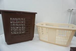 lot 60 image: Laundry Baskets (2ct)