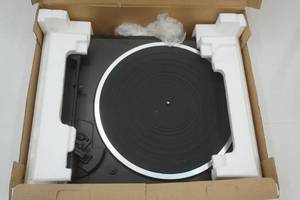 lot 64 image: Technics record player