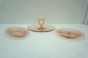 lot 69 image: depression glassware