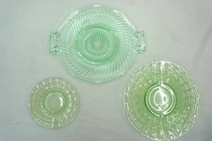 lot 70 image: depression glassware