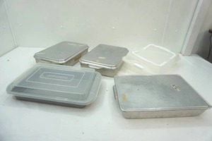 lot 75 image: Cake Pans With Lids (5ct)