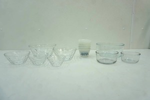 lot 86 image: vintage bowls