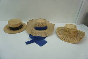 lot 103 image: (3ct) Vintage Hats