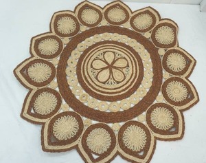 lot 126 image: Vintage Handwoven Raffia Trivet or Table Mat 36 Across