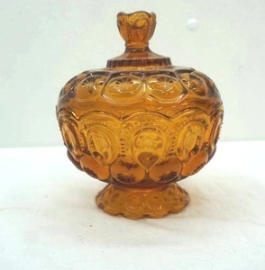 lot 135 image: vintage LE Smith compote