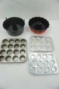 lot 143 image: Bakeware Angel Food Cake Pan, Mini Muffin Tins