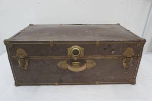 lot 148 image: Vintage Trunk