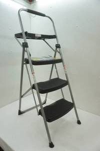 lot 150 image: Werner StepRight 3 Step Stool wProject Tray