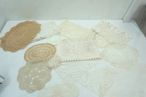 lot 159 image: table runners and doilies