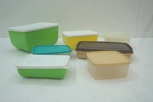 lot 165 image: Rubbermaid & Tupperware Containers wlids (6ct)