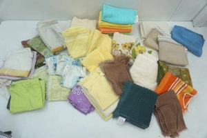 lot 171 image: Hand Towels, Wash Cloths, Cleaning Cloths