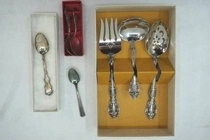 lot 182 image: Oneida Heirloom Stainless Set, Rogers Birth Record Spoons, Vernon Silver Plate Spoon & Sterling Spoon