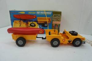 lot 220 image: Vintage 1974 Steve Scout The Pathfinder A Trail Blazing High Adventure Set