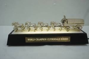 lot 229 image: Vintage 1963 Budweiser Light. World Champion Clydesdale Horses