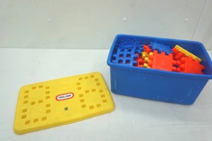 lot 239 image: Little Tikes Waffle Blocks