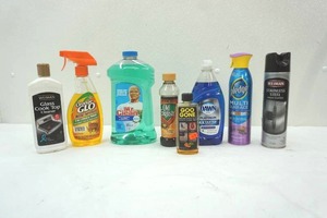 lot 246 image: cleaning supplies